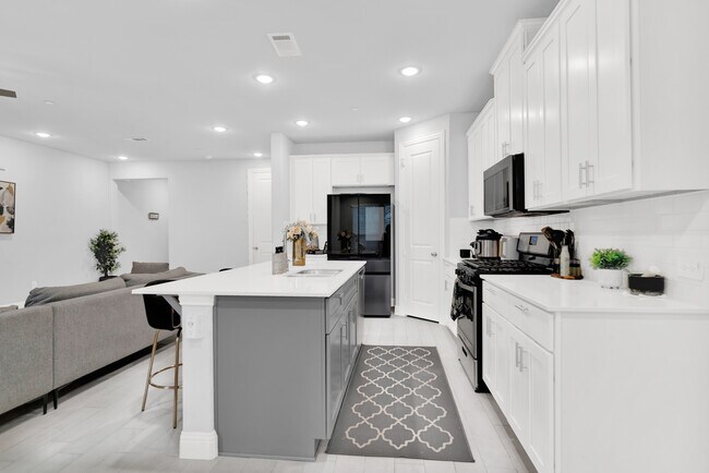 Building Photo - 525 Teton St