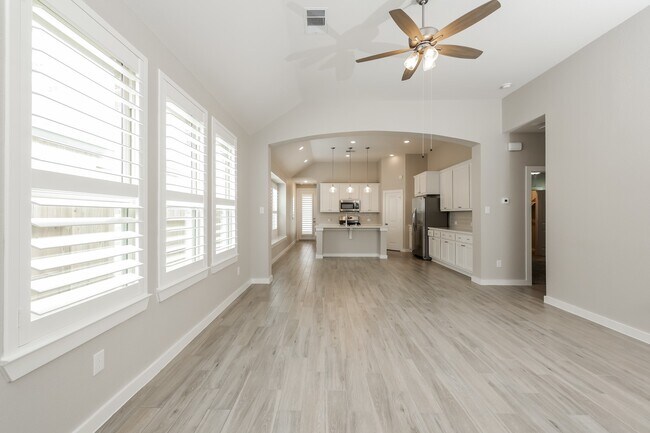 Building Photo - 235 Aster View Ct
