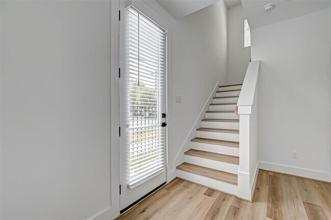 Foto del edificio - 3038 Live Oak St