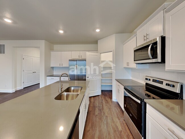 Foto del edificio - 8245 Joyce St