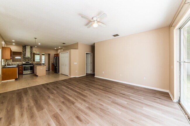 Foto del edificio - 12336 Hollybush Terrace