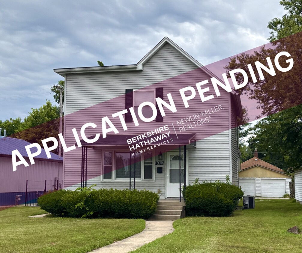 Foto principal - 2 Bedroom Home on the Southside