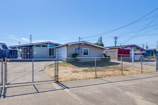 Photo - 2782 Sleepy Hollow Ave House