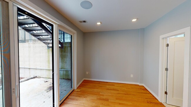 Building Photo - 409 Upshur St NW