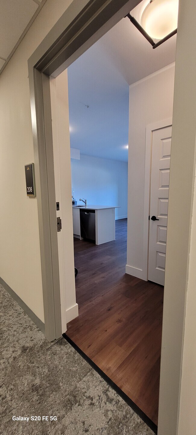 Photo du bâtiment - 1000 Lackner Pl