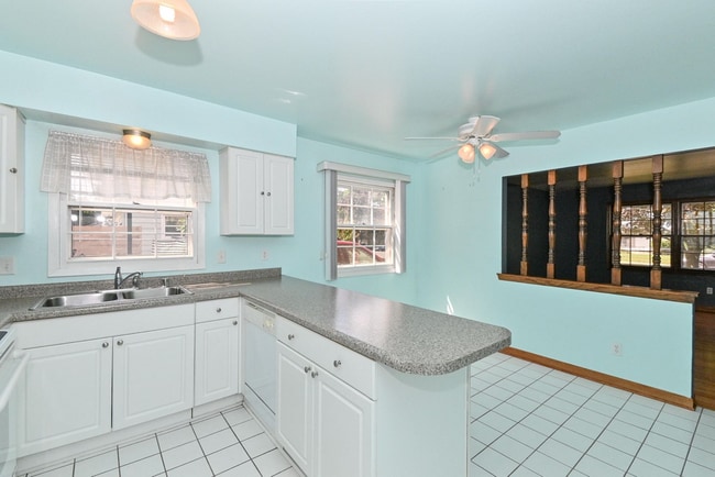 Kitchen - 2119 Kilps Dr