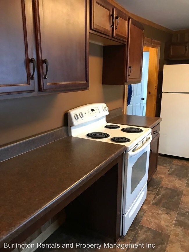 Building Photo - 2 br, 1 bath House - 311 Hawthorne Lane