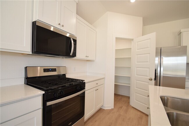 Foto del edificio - 572 Colorado St