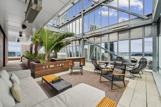 Building Photo - Spera