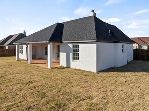 Building Photo - 1002 Stone Hill St