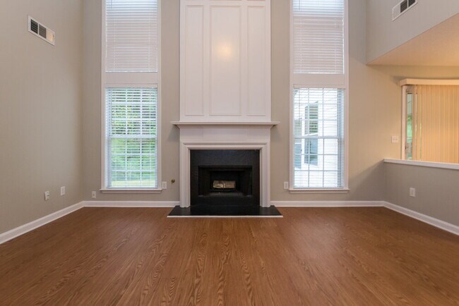 Foto del edificio - 4110 Glenaire Way NW