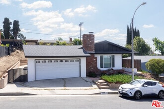 Building Photo - 1020 Larker Ave