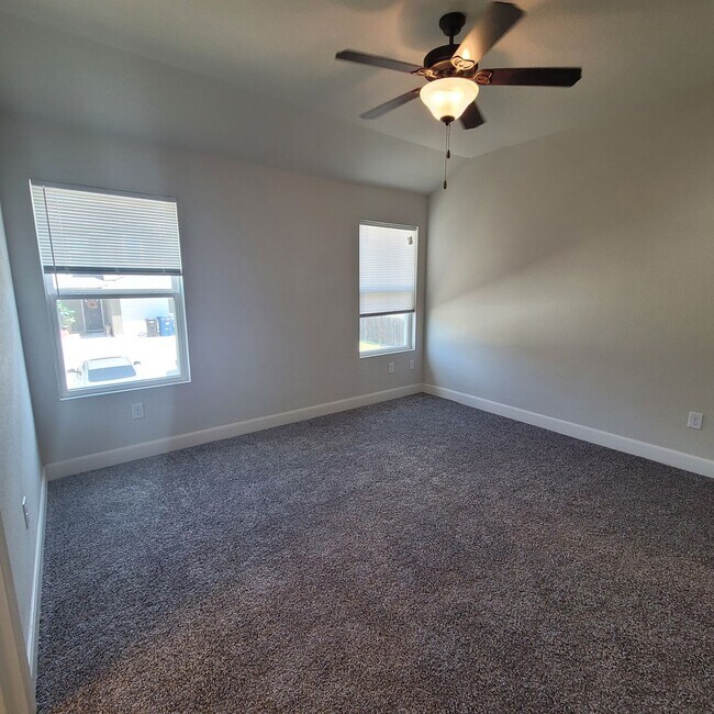 Foto del edificio - Townhome for rent