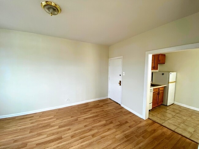 Foto del edificio - 839 W Sheridan Rd