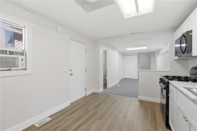 Foto del edificio - 415 Carothers Ave