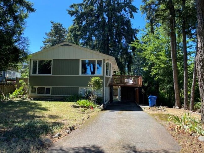 Building Photo - 751 Bowman Ave