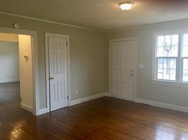 Foto del edificio - 114 Woodland Dr