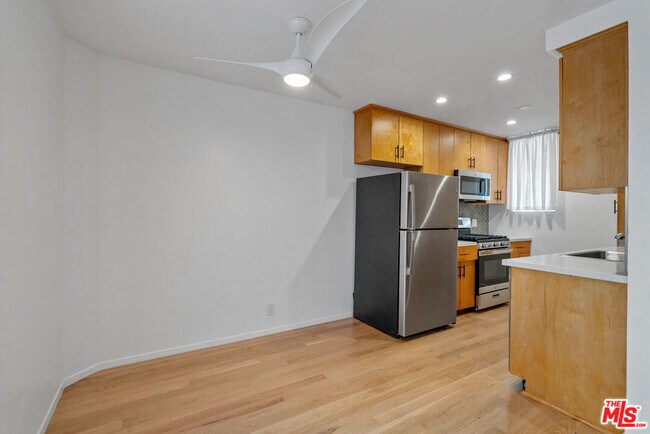 Foto del edificio - 5468 Blackwelder St