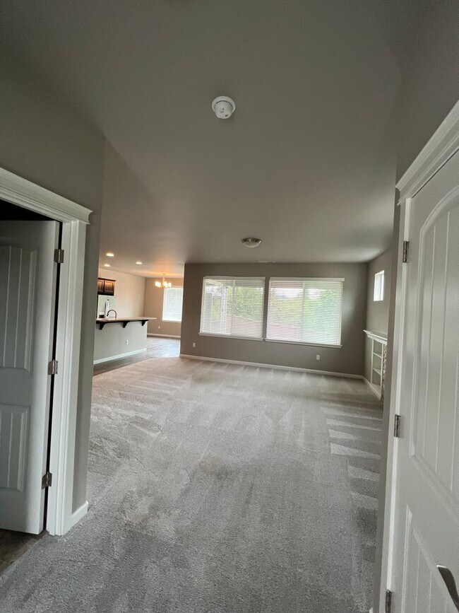 Foto del edificio - Quiet Luxury in a Forested Cul de Sac with...