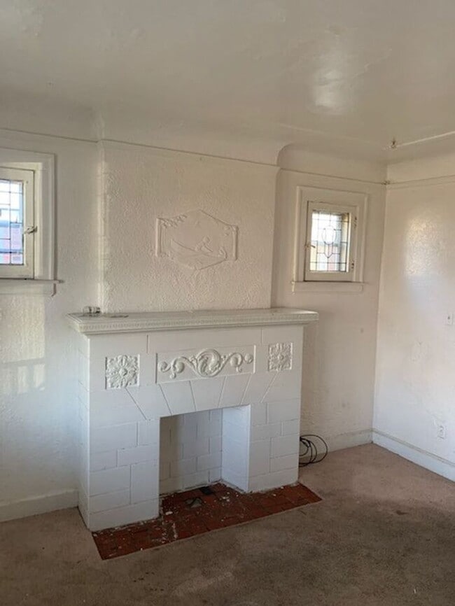 Building Photo - Beautiful Flat Section 8 Accepted