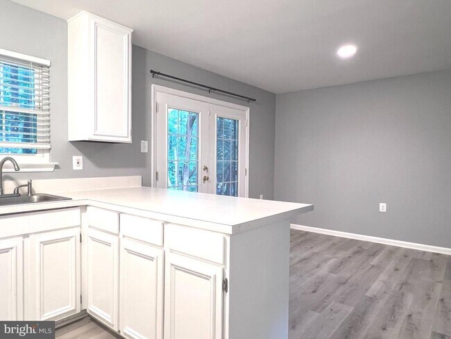 Foto del edificio - 10277 Quiet Pond Terrace