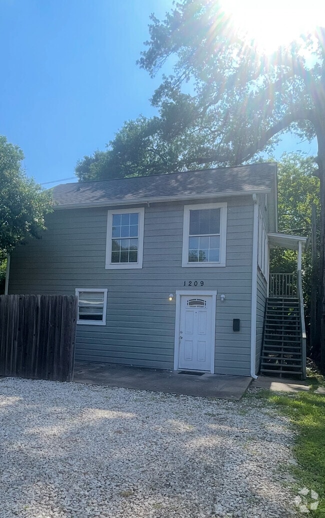 Building Photo - 1209 Mulcahy St