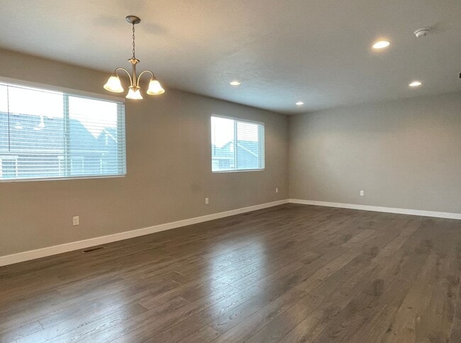 Building Photo - 3037 S Red Pine Dr