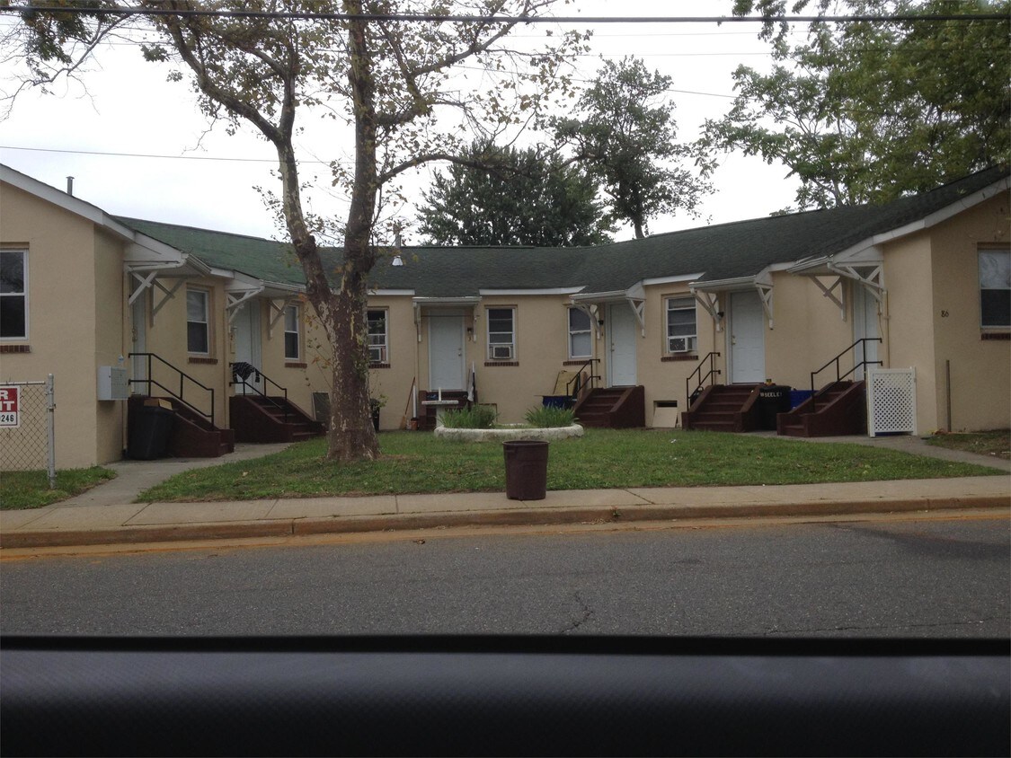 Foto del edificio - 86 Seeley Ave