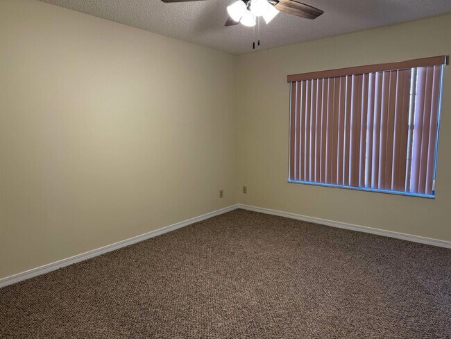 Foto del edificio - 6741 Veronica Ct