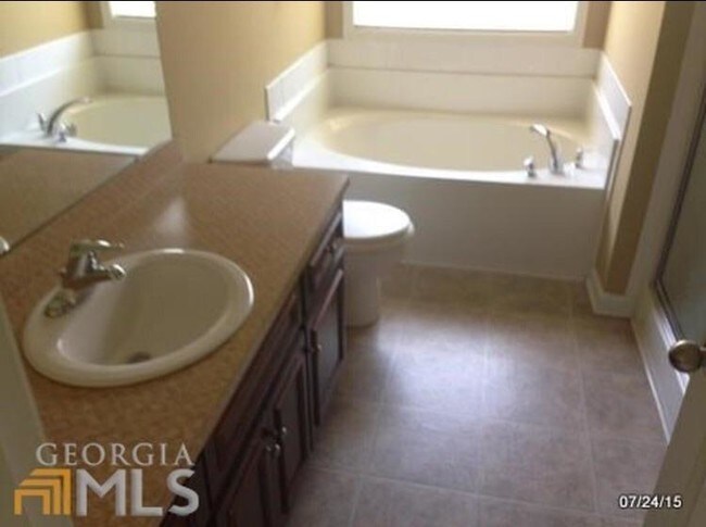 Foto del edificio - 7002 Hunter Hill Ct