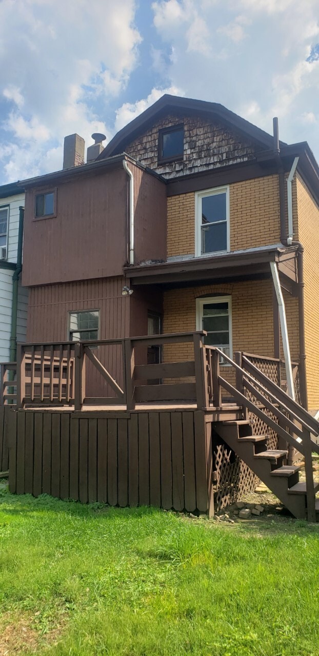 Building Photo - 20 Beyrleye Ave