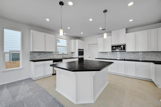 Building Photo - 4809 Pell Rd