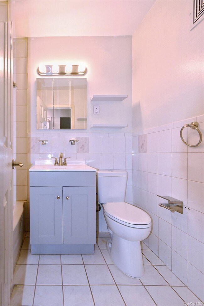 Foto del edificio - 15-10 B 12th St