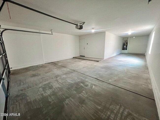 Building Photo - 17514 W Caribbean Ln