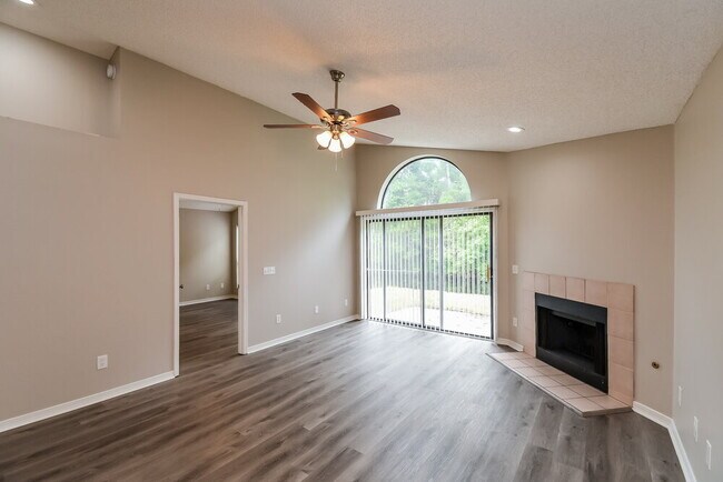 Foto del edificio - 2869 Lantana Lakes Dr E