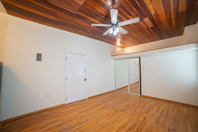 Foto del edificio - 16 Clubhouse Ave