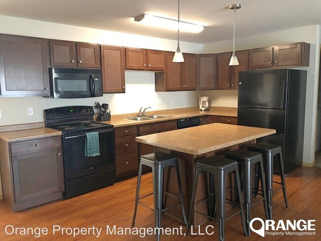 Building Photo - 3270 20th St S