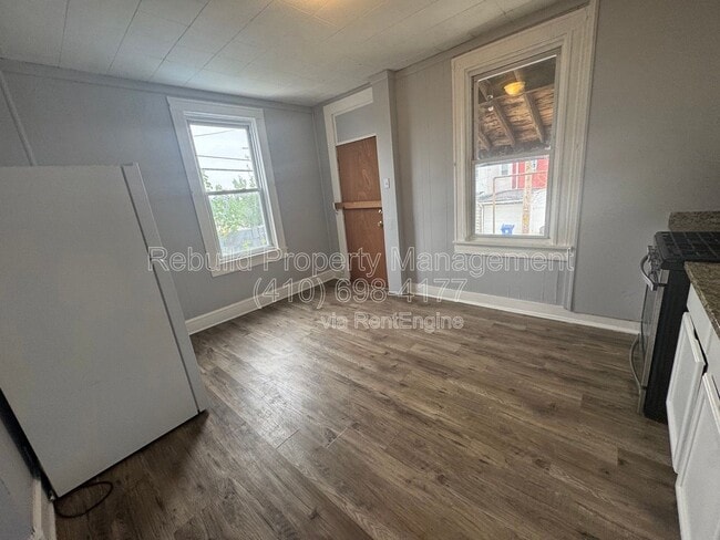 Building Photo - 2867 Lake Ave