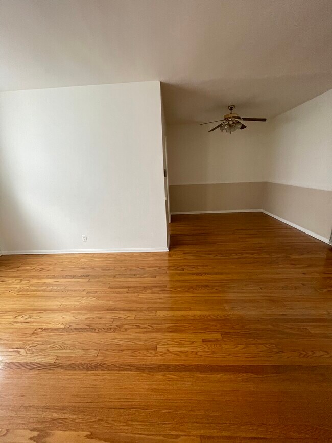 Foto del edificio - 1124 S Holt Ave