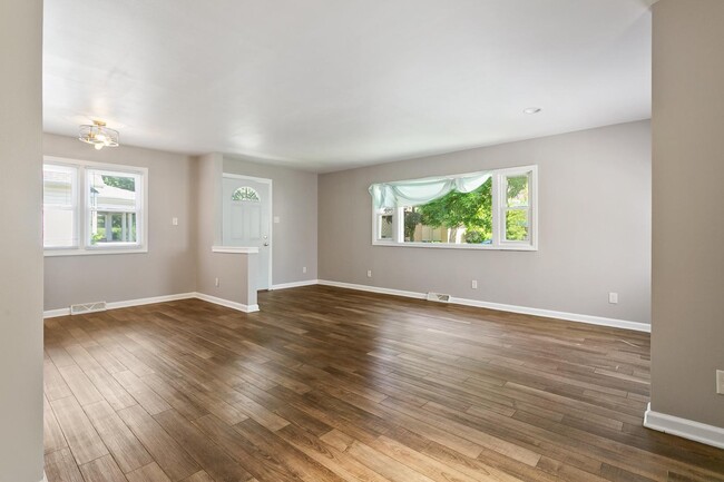 Foto del edificio - 5147 N 55th St