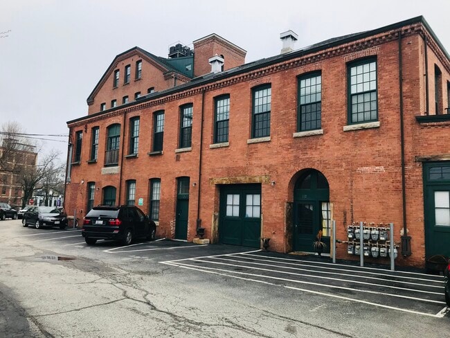 Building Photo - 532 Kinsley Ave