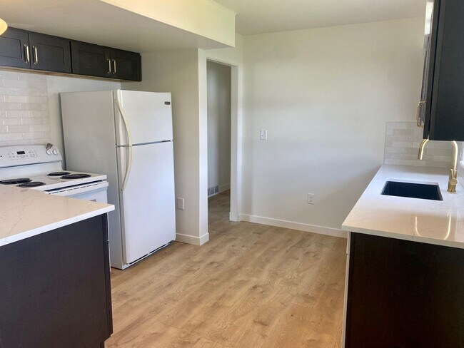 Foto del edificio - Northside 3 Bedroom 1 Bath Brick Rancher