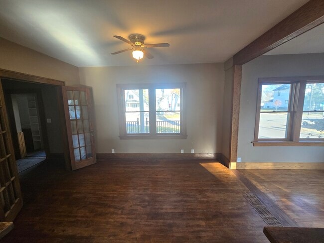 Foto del edificio - 802-811 11th Ave N