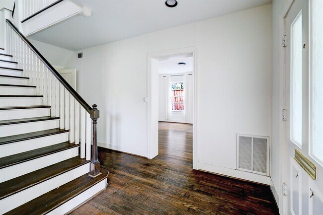 Building Photo - 2615 Cason St