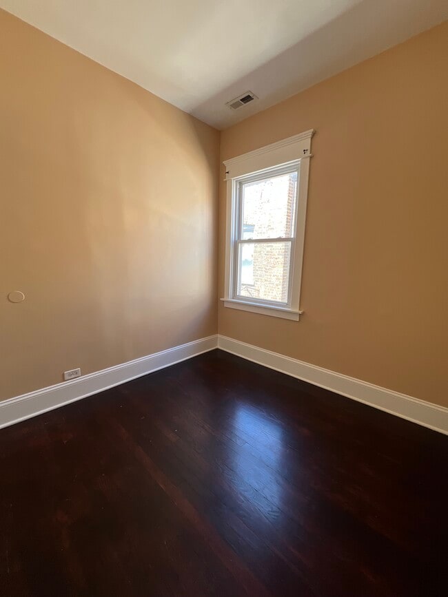 Building Photo - 1828 S 58th Ave