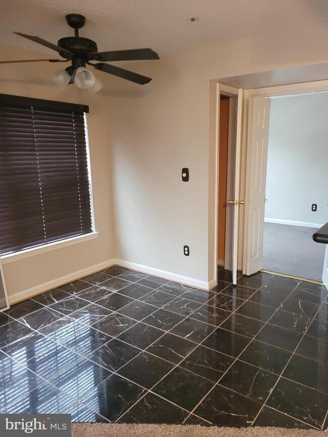 Building Photo - 10410 Beacon Ridge Dr