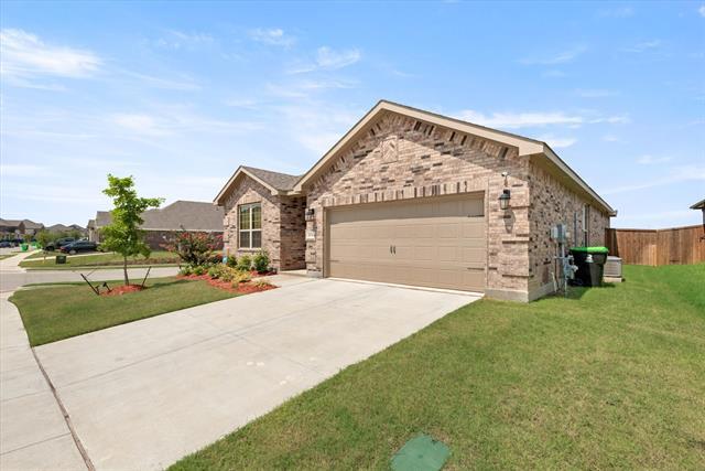 Building Photo - 2036 Gill Star Dr