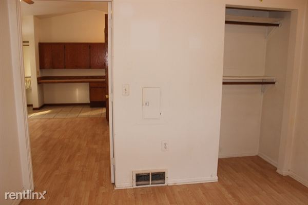Building Photo - 2524 Bay City Rd
