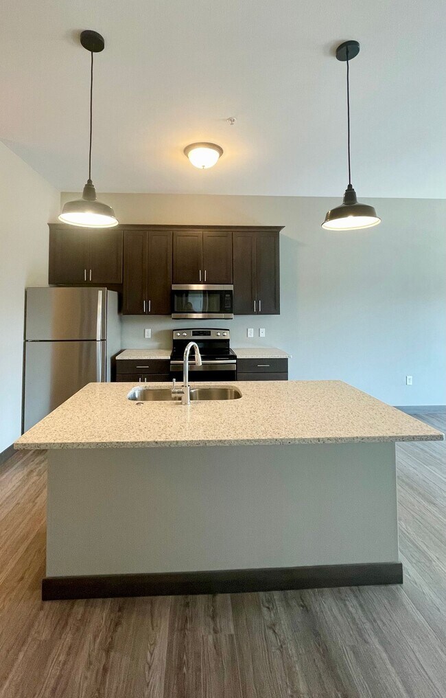 Foto del edificio - NewBo 2BR with High Ceilings & In-Unit Laundry