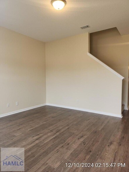 Foto del edificio - 73 Labrador Ln